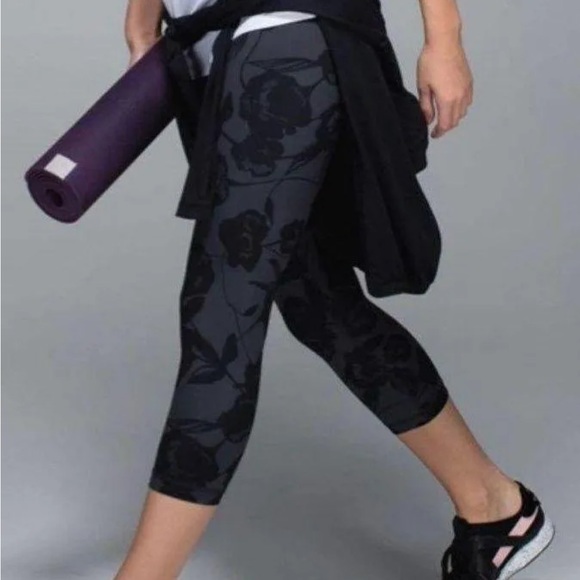 Lululemon legging - Picture 2 of 4